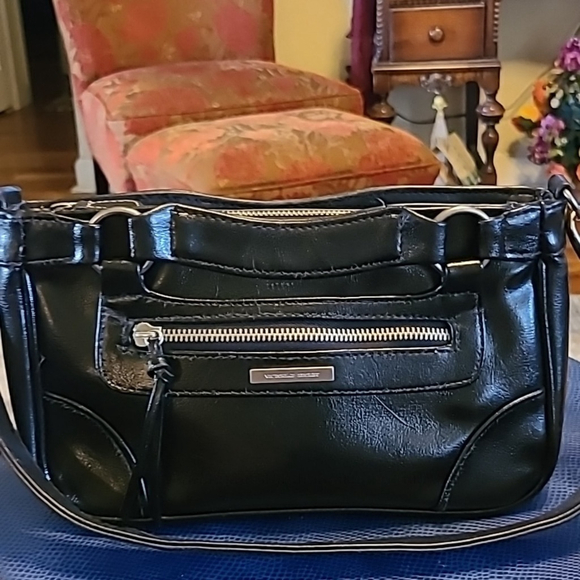 Victoria Secret black bag. Pink lining.. L. 10"X6"X2" 10" Drop.(#1453A) GUC. - Picture 7 of 16